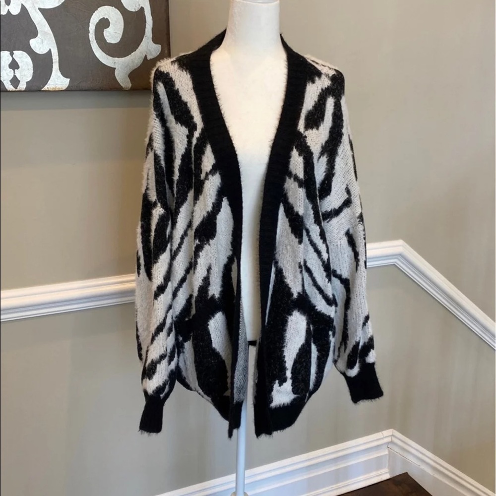 Acoa Open Front Zebra Cardigan